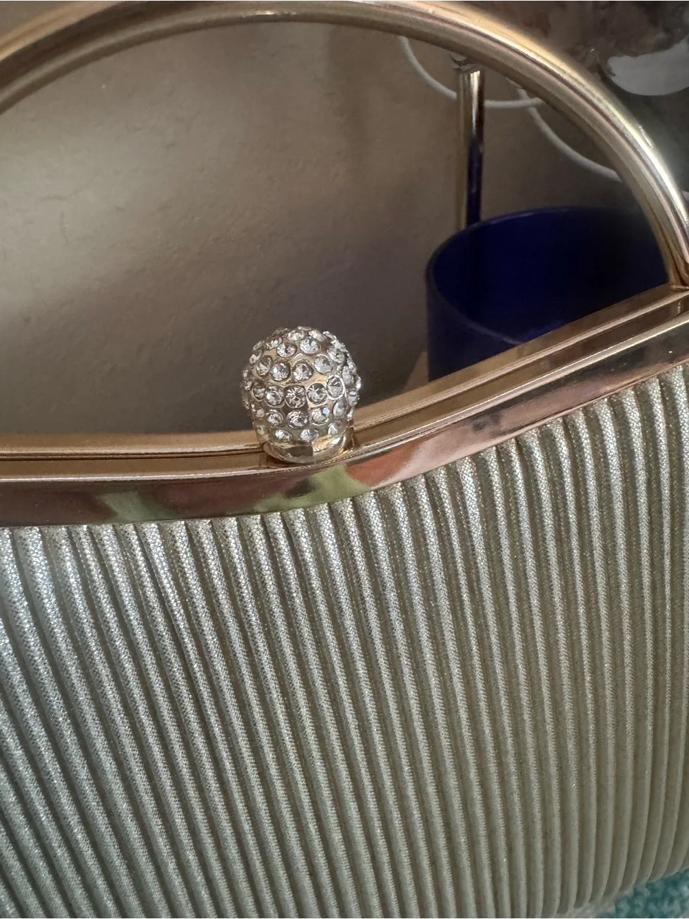 N/A chic champagne
